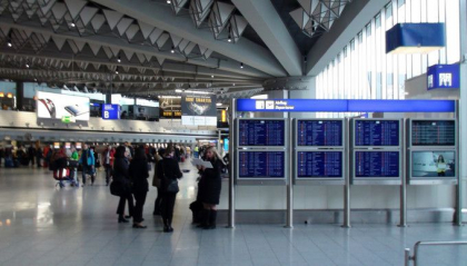 Intarzieri pe aeroportul din Frankfurt cauzate de eliminarea unei bombe din al Doilea Razboi Mondial Intarzieri pe aeroportul din Frankfurt cauzate de eliminarea unei bombe din al Doilea Razboi Mondial
