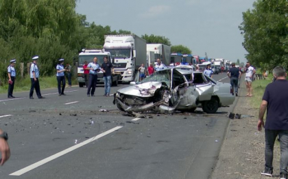 Accident cu trei autoturisme, langa municipiul Buzau, provocat de un sofer din Republica Moldova - VIDEO Accident cu trei autoturisme, langa municipiul Buzau, provocat de un sofer din Republica Moldova - VIDEO