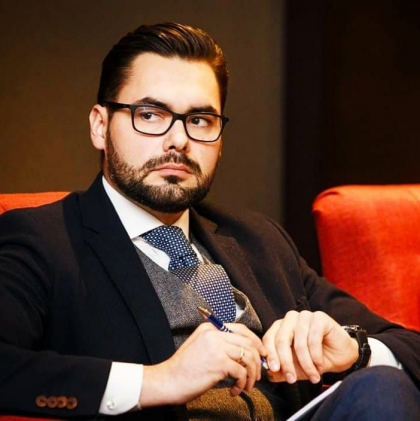 Director executiv al Institutului pentru Politici si Reforme Europene: "Domnule Harujen, nu sunt troll...probabil in curand un coleg de-al Dvs va porni urmarirea penala impotriva Dvs, probabil va trebui sa raspundeti in fata unei noi justitii" Director executiv al Institutului pentru Politici si Reforme Europene: "Domnule Harujen, nu sunt troll...probabil in curand un coleg de-al Dvs va porni urmarirea penala impotriva Dvs, probabil va trebui sa raspundeti in fata unei noi justitii"