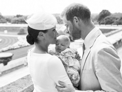 Primele imagini de la botezul lui Archie, fiul Printului Harry si al lui Meghan Markle - FOTO Primele imagini de la botezul lui Archie, fiul Printului Harry si al lui Meghan Markle - FOTO
