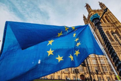 Marea Britanie ar putea suferi o lovitura financiara grea, daca va iesi din UE fara acord Marea Britanie ar putea suferi o lovitura financiara grea, daca va iesi din UE fara acord