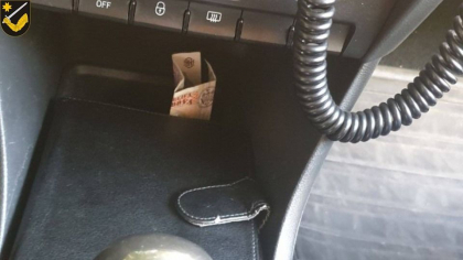Cum unii soferi, care au fost prinsi in timp ce incalca regulile de circulatie, ii roaga pe inspectorii de patrulare „sa inchida ochii” la nereguli - GALERIE FOTO Cum unii soferi, care au fost prinsi in timp ce incalca regulile de circulatie, ii roaga pe inspectorii de patrulare „sa inchida ochii” la nereguli - GALERIE FOTO