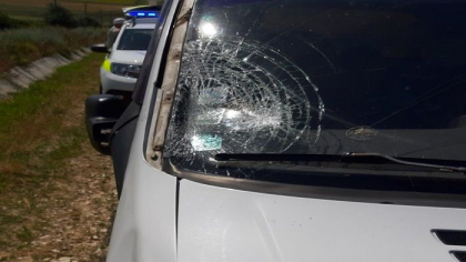 Un barbat a murit, dupa ce a fost lovit in plin de un Mercedes la Sangerei. Ce spune politia Un barbat a murit, dupa ce a fost lovit in plin de un Mercedes la Sangerei. Ce spune politia