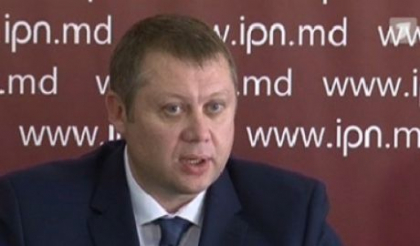 Ministrul Economiei, Vadim Brinzan, comenteaza declaratia sa de avere, care a starnit mai multe comentarii: „Cu 20 de ani in urma ajungeam in SUA, avand cu mine doar o valiza, un vagon de energie si dorinta sa lucrez, sa ma realizez ca persoana si ca profesionist. Pentru ca tara mea nu mi-a dat aceste lucruri, am ales strainatatea” Ministrul Economiei, Vadim Brinzan, comenteaza declaratia sa de avere, care a starnit mai multe comentarii: „Cu 20 de ani in urma ajungeam in SUA, avand cu mine doar o valiza, un vagon de energie si dorinta sa lucrez, sa ma realizez ca persoana si ca profesionist. Pentru ca tara mea nu mi-a dat aceste lucruri, am ales strainatatea”