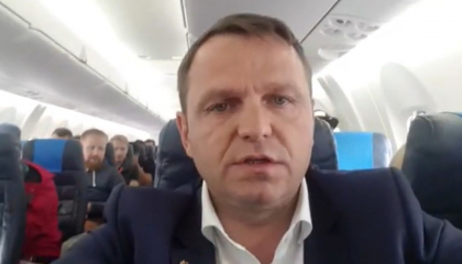 URMARESTE LIVE. Andrei Nastase, direct din avion comenteaza demisia lui Eduard Harunjen URMARESTE LIVE. Andrei Nastase, direct din avion comenteaza demisia lui Eduard Harunjen