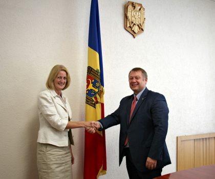 Ministrul Economiei, Vadim Brinzan, s-a intalnit cu Ambasadorul Regatului Unit al Marii Britanii si Irlandei de Nord in Republica Moldova, Lucy Joyce. Despre ce au discutat oficialii - FOTO