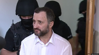 Ce spune Vlad Filat despre dezvaluirile care trebuiau „sa arunce totul in aer” si despre fostul lui avocat Igor Popa