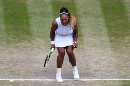 Simona Halep a fost aplaudata de Serena Williams la un punct din finala de la Wimbledon - VIDEO Simona Halep a fost aplaudata de Serena Williams la un punct din finala de la Wimbledon - VIDEO