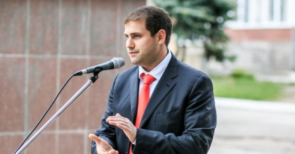 Operatiunile bancare de pe conturile companiei de asigurari Klassika, care ar fi a lui Ilan Sor, suspendate Operatiunile bancare de pe conturile companiei de asigurari Klassika, care ar fi a lui Ilan Sor, suspendate