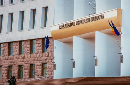 Deputatii se intrunesc intr-o noua sedinta a parlamentului. Trei subiecte - pe ordinea de zi Deputatii se intrunesc intr-o noua sedinta a parlamentului. Trei subiecte - pe ordinea de zi