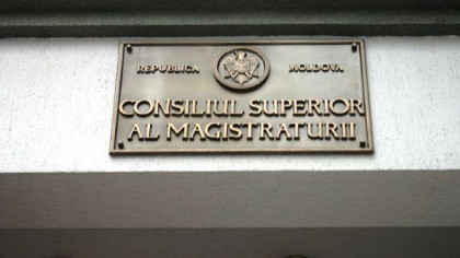 Consiliul Superior al Magistraturii se intruneste in sedinta, pentru a alege judecatorii Curtii Constitutionale. Maia Sandu: "Solicit sa selecteze exclusiv persoane integre si necompromise. Daca nu, va trebui sa initiem procesul de curatare a sistemului judecatoresc" Consiliul Superior al Magistraturii se intruneste in sedinta, pentru a alege judecatorii Curtii Constitutionale. Maia Sandu: "Solicit sa selecteze exclusiv persoane integre si necompromise. Daca nu, va trebui sa initiem procesul de curatare a sistemului judecatoresc"