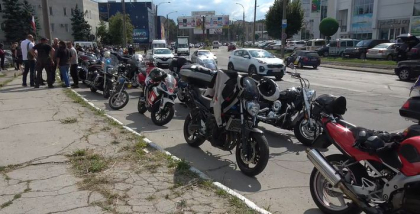 Mai multi motociclisti protesteaza in fata IGP in legatura cu motociclistul care a murit ieri in Gagauzia