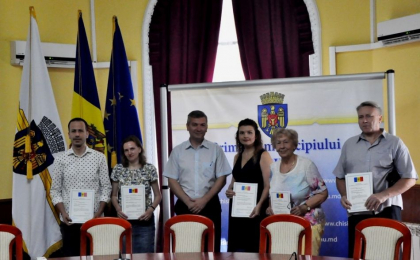 Au devenit moldoveni. Cinci persoane din Rusia, Georgia, Ucraina, Belarus si Liban au primit cetatenia tarii noastre