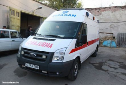 Barbatul care a detonat o grenada la Calarasi, transportat cu AVIASAN la Spitalul de Urgenta din Chisinau Barbatul care a detonat o grenada la Calarasi, transportat cu AVIASAN la Spitalul de Urgenta din Chisinau