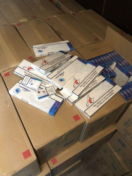 Afacere de peste un milion de lei, esuata la Chisinau. Patru moldoveni, retinuti in timp ce incercau sa transporte tigari fabricate in regiunea transnistreana pentru a fi vandute in Romania si UE - VIDEO/FOTO