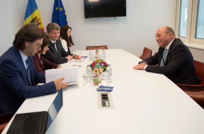 Maia Sandu s-a intalnit cu Traian Basescu la Bruxelles: „Romania a fost mereu un aliat de incredere pentru cetatenii nostri si acest lucru trebuie sa ramana neschimbat indiferent de politicienii aflati la putere” - FOTO Maia Sandu s-a intalnit cu Traian Basescu la Bruxelles: „Romania a fost mereu un aliat de incredere pentru cetatenii nostri si acest lucru trebuie sa ramana neschimbat indiferent de politicienii aflati la putere” - FOTO