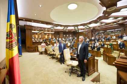 Parlamentul a ratificat Acordul dintre Guvernul Republicii Moldova si Guvernul Canadei privind promovarea si protejarea reciproca a investitiilor - VIDEO