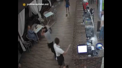 S-au imbatat si i-au luat la bataie pe angajatii si vizitatorii unui local din Cricova. Imagini surpinse de camerele de supraveghere - VIDEO