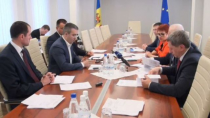Propunerea candidaturii lui Dumitru Robu pentru functia de Procuror General interimar si acceptarea demisiei din functia de deputat a lui Vladimir Plahotniuc. Subiectele de pe agenda sedintei de astazi a Comisiei juridice, numiri si imunitati Propunerea candidaturii lui Dumitru Robu pentru functia de Procuror General interimar si acceptarea demisiei din functia de deputat a lui Vladimir Plahotniuc. Subiectele de pe agenda sedintei de astazi a Comisiei juridice, numiri si imunitati