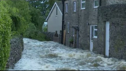 Dupa canicula, Marea Britanie e afectata de inundatii. Ploile au produs pagube la ferme Dupa canicula, Marea Britanie e afectata de inundatii. Ploile au produs pagube la ferme