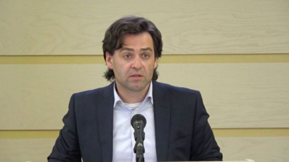 Ministrul de Externe, Nicu Popescu, comenteaza faptul ca pleaca in concediu la nici doua luni de munca: „Pentru a-mi finaliza mai multe formalitati legate de mutarea mea de la Paris la Chisinau si pentru a merge cu copiii intr-o vacanta planificata cu mult timp in urma si pe care picii mei o meritau si o asteptau cu nerabdare” Ministrul de Externe, Nicu Popescu, comenteaza faptul ca pleaca in concediu la nici doua luni de munca: „Pentru a-mi finaliza mai multe formalitati legate de mutarea mea de la Paris la Chisinau si pentru a merge cu copiii intr-o vacanta planificata cu mult timp in urma si pe care picii mei o meritau si o asteptau cu nerabdare”