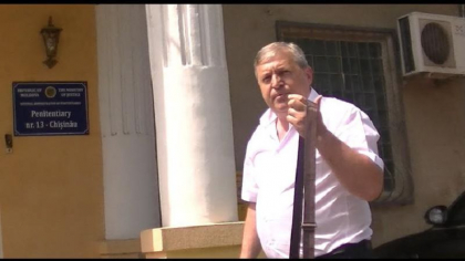 Procuratura va insista pe arestarea fostului sef al Penitenciarului nr. 13, dupa ce Judecatoria Chisinau i-a dat doar 30 de zile de arest la domiciliu Procuratura va insista pe arestarea fostului sef al Penitenciarului nr. 13, dupa ce Judecatoria Chisinau i-a dat doar 30 de zile de arest la domiciliu