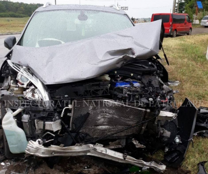 De la inceputul anului, 53 de persoane au decedat, iar 475 s-au ales cu diverse traume in urma accidentelor rutiere. INP anunta ca principala cauza ramane a fi viteza si nerespectarea regulilor de circulatie - FOTO De la inceputul anului, 53 de persoane au decedat, iar 475 s-au ales cu diverse traume in urma accidentelor rutiere. INP anunta ca principala cauza ramane a fi viteza si nerespectarea regulilor de circulatie - FOTO