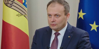 Reactia lui Andrian Candu, dupa ce Andrei Nastase s-a prezentat in uniforma de politist la sedinta guvernului: „Nu am inteles, este vreun bal mascat la Guvern? Poate e vreun show de mascarada? Stimabilul ministru de interne a incalcat flagrant legea”