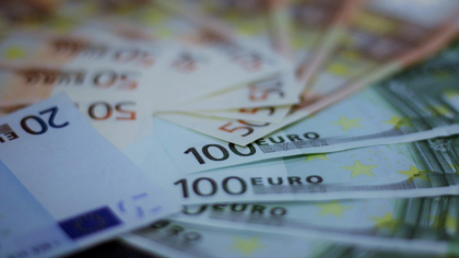 Cat costa astazi un euro si un dolar. Curs valutar 7 august