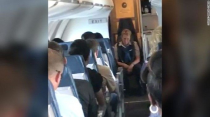 Ce a patit o stewardesa, dupa ce s-a imbatat in timpul zborului. Marturia pasagerilor Ce a patit o stewardesa, dupa ce s-a imbatat in timpul zborului. Marturia pasagerilor