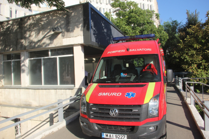 Unul dintre cei doi moldoveni care a suferit in urma teribilului accident din Romania, transportat cu SMURD la Chisinau - VIDEO