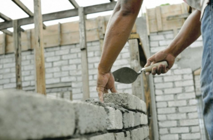 Un barbat din Chisinau risca 6 ani de puscarie, dupa ce a luat peste 5 mii de euro pentru legalizarea unei constructii