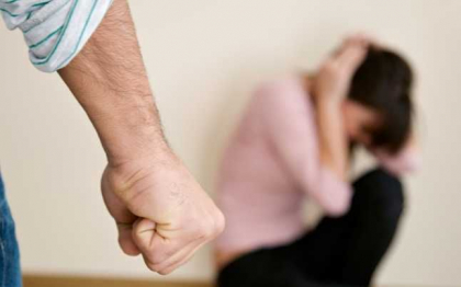 Un moldovean a fost arestat in Italia pentru ca si-a batut sotia. Tanara a ajuns la spital cu traumatisme