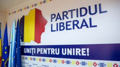 PL: "De astazi, Curtea Constitutionala a ajuns pe mainile lui Dodon. Romanofobul Vladimir Turcan este cel care in 1989 a propus ca sa fie introdusa sintagma ”limba moldoveneasca” PL: "De astazi, Curtea Constitutionala a ajuns pe mainile lui Dodon. Romanofobul Vladimir Turcan este cel care in 1989 a propus ca sa fie introdusa sintagma ”limba moldoveneasca”