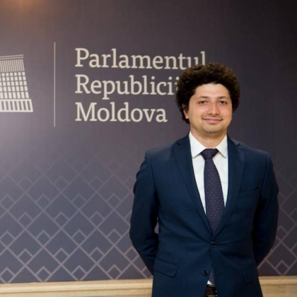 Cum comenteaza deputatul PAS, Radu Marian numirea in functie a presedintelui CC, Vladimir Turcan: "Sper ca doamna Manole sa spuna deschis pentru cine a votat, mai ales dupa declaratiile socante ale doamnei Sova" Cum comenteaza deputatul PAS, Radu Marian numirea in functie a presedintelui CC, Vladimir Turcan: "Sper ca doamna Manole sa spuna deschis pentru cine a votat, mai ales dupa declaratiile socante ale doamnei Sova"