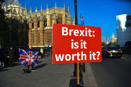 Un olandez organizeaza o petrece pe plaja “pentru a privi cum are loc Brexit”