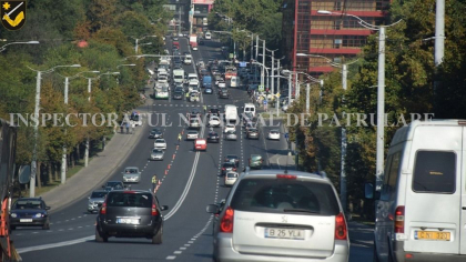 Atentie soferi: Banda reversibila pe o strada din Chisinau. Aceasta, testata de politisti - GALERIE FOTO Atentie soferi: Banda reversibila pe o strada din Chisinau. Aceasta, testata de politisti - GALERIE FOTO