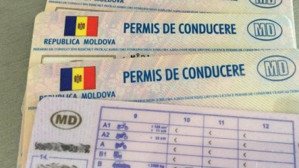 Un barbat din Ungheni, retinut de CNA: a cerut 30 000 de lei de la doua persoane, spunand ca i-ar putea ajuta sa obtina mai usor permisele de conducere Un barbat din Ungheni, retinut de CNA: a cerut 30 000 de lei de la doua persoane, spunand ca i-ar putea ajuta sa obtina mai usor permisele de conducere