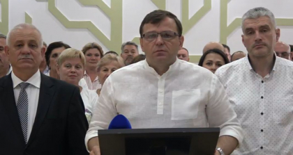 Platforma Demnitate si Adevar s-a intrunit astazi la Consiliul Politic National al formatiunii: "Am decis sa participam la alegeri in bloc electoral impreuna cu PAS" Platforma Demnitate si Adevar s-a intrunit astazi la Consiliul Politic National al formatiunii: "Am decis sa participam la alegeri in bloc electoral impreuna cu PAS"