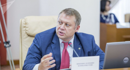 PL cere demisia ministrului Economiei: „Branzan a prezentat “foaia de parcurs” in relatia cu companiile Rotschild. El a abandonat pozitia de ministru si a revenit la calitatea sa de consultant financiar privat, avocat financiar, al celor care vor sa faca bani pe seama populatiei sarace a unui stat” PL cere demisia ministrului Economiei: „Branzan a prezentat “foaia de parcurs” in relatia cu companiile Rotschild. El a abandonat pozitia de ministru si a revenit la calitatea sa de consultant financiar privat, avocat financiar, al celor care vor sa faca bani pe seama populatiei sarace a unui stat”