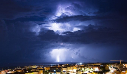 Uraganul Dorian, ridicat la categoria 4, se indreapta spre Florida. Furtuna va lovi cu rafale de 113 km/ora