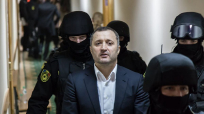 Vlad Filat ar putea fi audiat astazi la Penitenciarul nr.13, de Comisia de ancheta privind frauda bancara Vlad Filat ar putea fi audiat astazi la Penitenciarul nr.13, de Comisia de ancheta privind frauda bancara