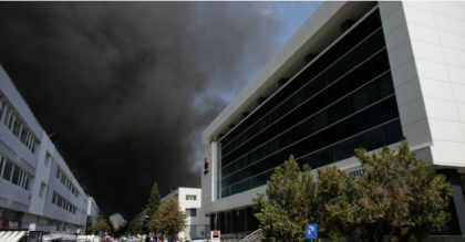 Incendiu puternic in Bucuresti. Autoritatile anunta ca de abia sambata va putea fi stins: au intervenit 50 de autospeciale - VIDEO Incendiu puternic in Bucuresti. Autoritatile anunta ca de abia sambata va putea fi stins: au intervenit 50 de autospeciale - VIDEO