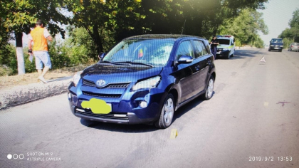 Doi batrani, loviti de un automobil pe o strada din Ungheni. Unul dintre ei, transportat la spital. Ce spune politia