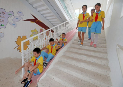 Opt elevi au fost ucisi in prima zi de scoala, in China. Atacatorul a fost prins Opt elevi au fost ucisi in prima zi de scoala, in China. Atacatorul a fost prins