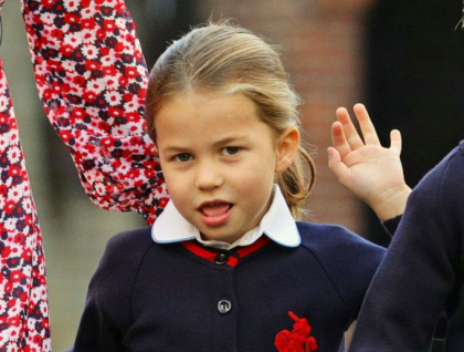 Printesa Charlotte, prima zi de scoala. Cum si-a facut micuta aparitia in fata fotografilor Printesa Charlotte, prima zi de scoala. Cum si-a facut micuta aparitia in fata fotografilor