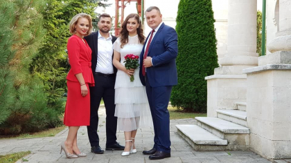 Un deputat socialist, in rol de nas: "Au jurat in fata lui Dumnezeu ca vor fi mereu alaturi..." - GALERIE FOTO