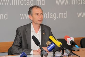 Ex-presedintele raionului Ungheni, Toma Iurie, candideaza independent pentru sefia orasului
