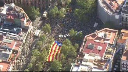 Aproape un milion de catalani au iesit in strada la Barcelona pentru a cere independenta