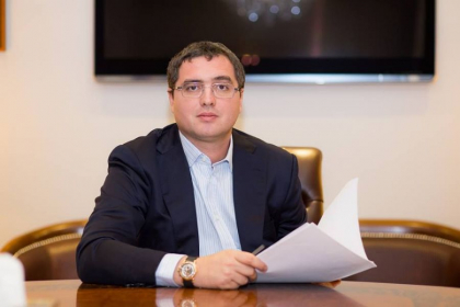 Renato Usatii: "Decizia de astazi a Guvernului de a majora numarul de sectii pentru circumscriptia 50 (Europa Vest) de la 83 la 85 este o bataie de joc fata de cetatenii care i-au sustinut cand erau in opozitie si cand cereau mai multe sectii de votare pentru cetatenii din diaspora" Renato Usatii: "Decizia de astazi a Guvernului de a majora numarul de sectii pentru circumscriptia 50 (Europa Vest) de la 83 la 85 este o bataie de joc fata de cetatenii care i-au sustinut cand erau in opozitie si cand cereau mai multe sectii de votare pentru cetatenii din diaspora"